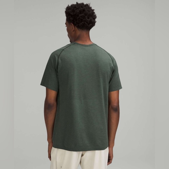 Lululemon Metal Vent Tech Short Sleeve Shirt 2.0
Smoked Spruce Carob Brown Small - Picture 2 of 10